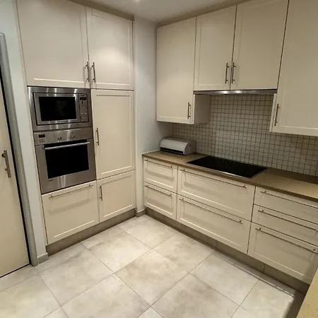 The Marina Family アパート クノック・ヘイスト